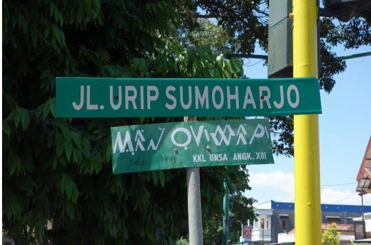 road signs printed in the Sumbawa