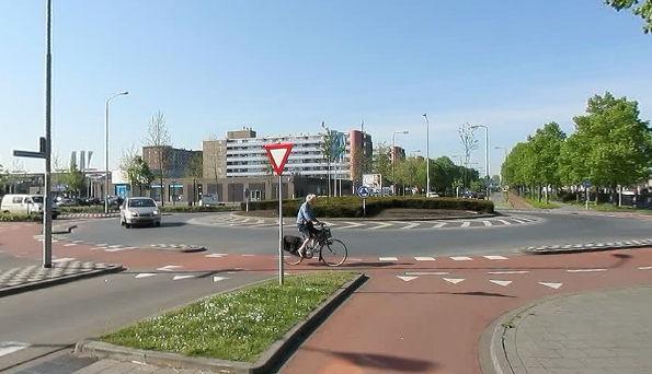Roundabouts instead of traffic lights