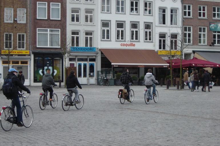 4 km cyclelane 8 roundabounts Infrastructure moving bicycle: