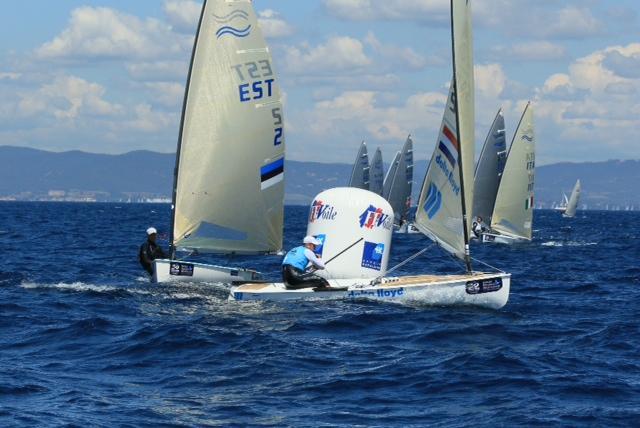 DAY 3 Commanding performance by Postma on day 3 in Hyeres Postma (NED) took control of proceedings on the third day of the ISAF Sailing World Cup Hyeres with two great victories to take a commanding