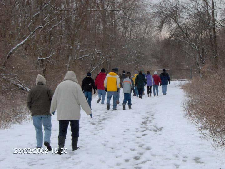 Winter Trail Walk 2013 Melville Park Winter Walk Saturday, February 23, 2013, 1-3 PM (a Portsmouth 375 th anniversary event) Join us and get to know this beautiful preserve with its wooded paths,