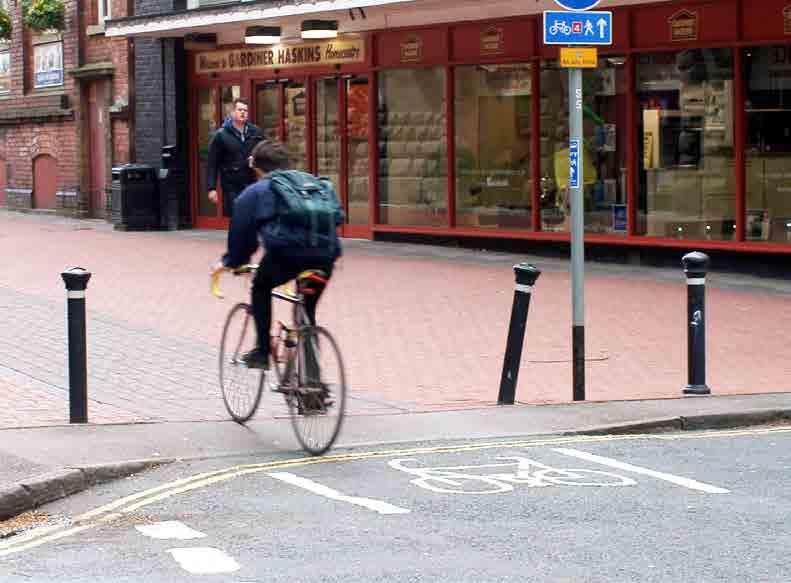 The Dutch recommend that well-used cycle routes should be separated if they are used by more than 2500 motor vehicles per day, or if speeds exceed 20 mph in urban areas or 40 mph on rural lanes.