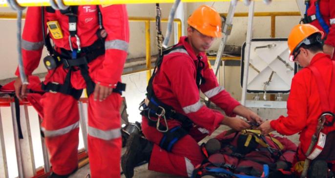 OFFSHORE HEIGHT SAFETY SUPERVISOR Maximum number of participants - 8 Full Course Duration - 2 days Refresher - 1 day This course has been designed to meet minimum standard for Working at Height