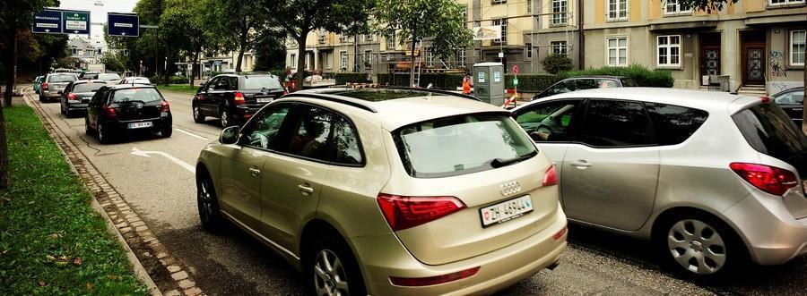 Detecting traffic queues and avoiding gridlock Moscow
