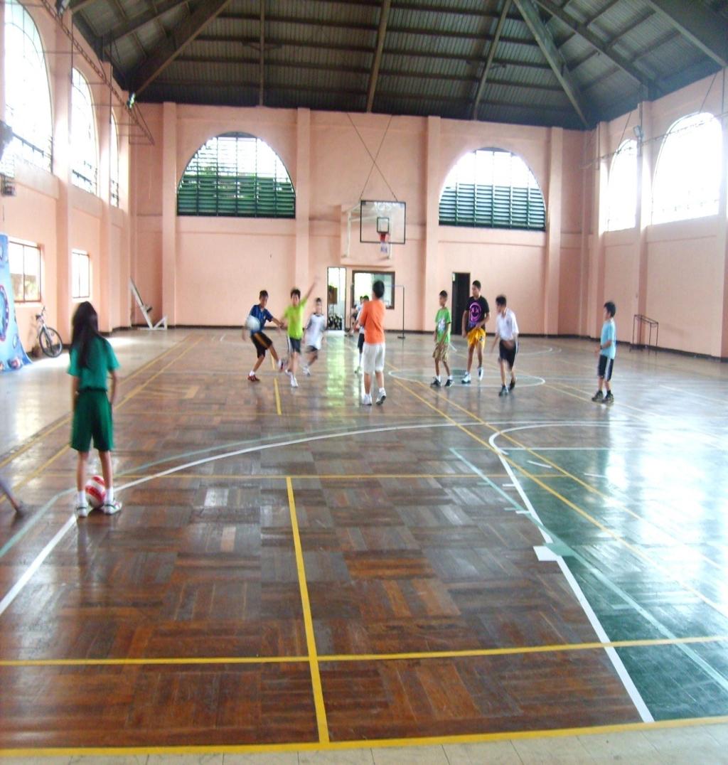 OUTREACH FUTSAL CLINICS FOR KIDS & ADULTS: FOR 2 HOURS, WE GO TO A COMMUNITY TO TEACH THE BASICS OF FUTSAL (PASSING,