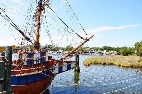 12:45pm Roanoke Island Festival Park Downtown Historic Manteo Here you will see the Elizabeth II, a 69-foot sailing vessel representative of those sailed to the New World in 1585.