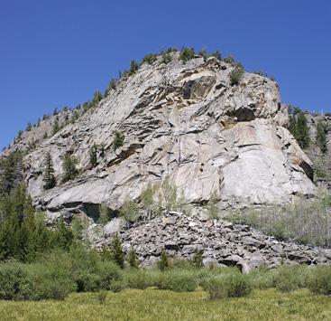 Scab Creek Buttress is home to an assortment of moderately-rated multi-pitch traditional routes. Most of these routes offer great protection and easy route-finding.