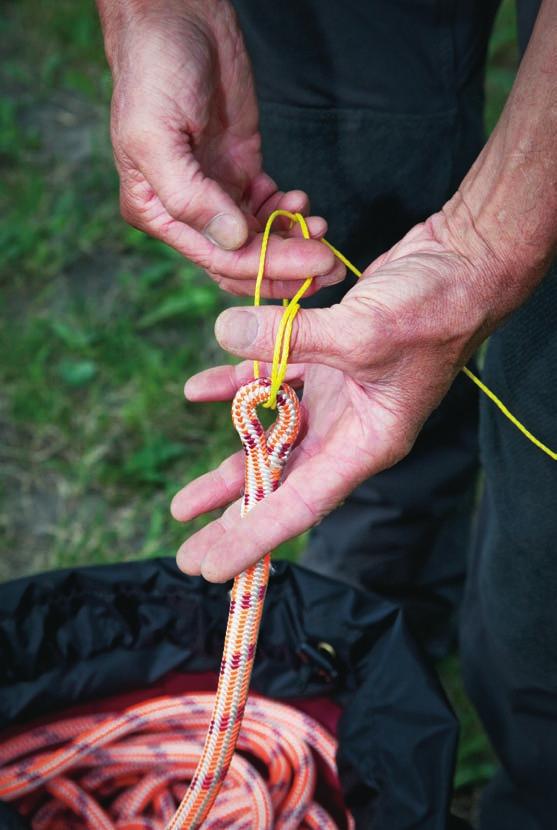 Class I 3 STRAND Tree-Master is a premium 3-strand climbing and rigging line coated with Pro-Gard to extend life and provide smooth operation when working with Prusik knots.