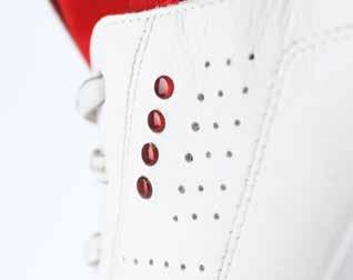 At the same time, our new midsole gridconstruction - with ventilation channels- allows for 360 breathability.