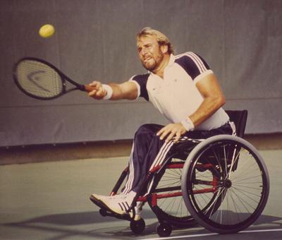 Wheelchair Tennis History Wheelchair Tennis was started in California in 1976 by 18 year-old Brad Parks after he was injured in an acrobatic skiing accident.