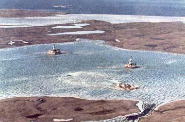 Experience in the Beaufort Sea The key operators in the 1980ies in Canadian Beaufort Sea were Dome Petroleum (Canmar) and Gulf Canada. Both built their own fleets.