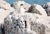 rocks on the coastline walk with sculptures of great beauty that stay on view all year long.