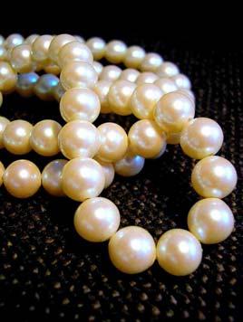 .while cultured pearls are much rounder, and are similar in colour.