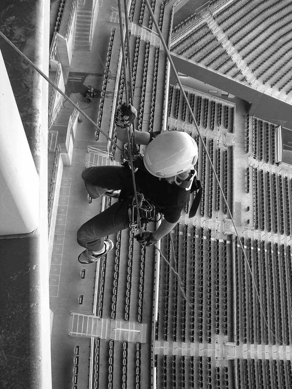 Use of the AZTEK Kit Pg. 6 Vertical Transportation System Especially in the urban/industrial setting, the AZTEK provides a means of safe rappelling, ascending, and belaying.