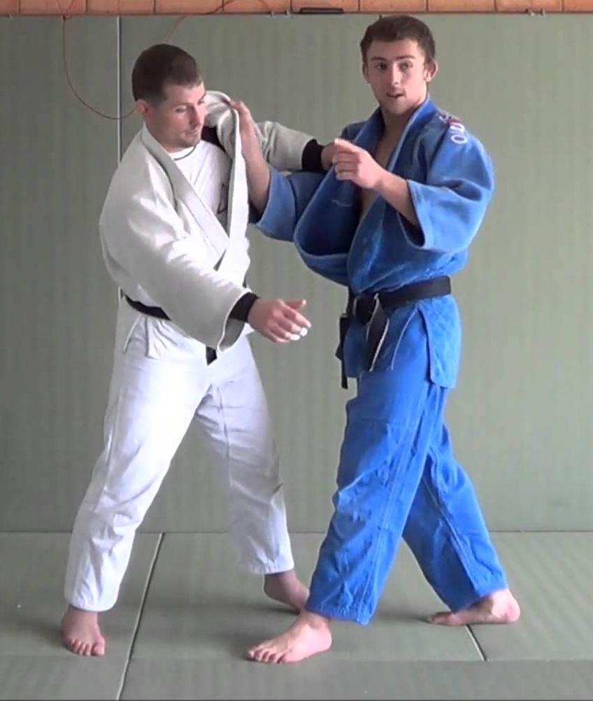 How to tie the Judo belt In Japanese the Judo belt is called an obi. Tying the belt can be a tricky skill to master, so here are some easy instructions on the left.