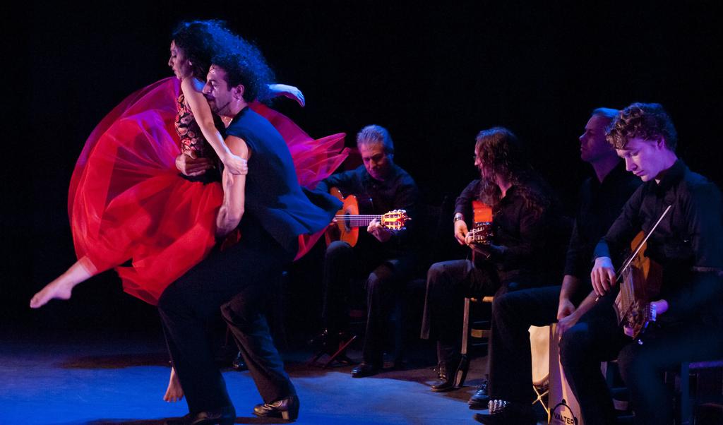 Flamencos en route Dance Company The Flamencos en route Dance Company Flamencos en route Dance Company canto amor 9 The Flamencos en route dance company is known in the European dance scene for its