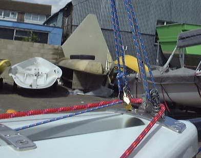 This is a useful control if used in conjunction with the jib halyard to raise and lower