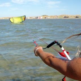 This revolutionary system allows to relaunch the kite in its very low