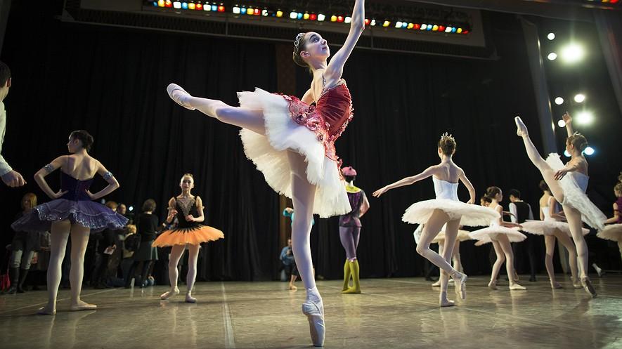 To Russia with love: American teen follows dream into Bolshoi Ballet By Associated Press, adapted by Newsela staff on 03.17.