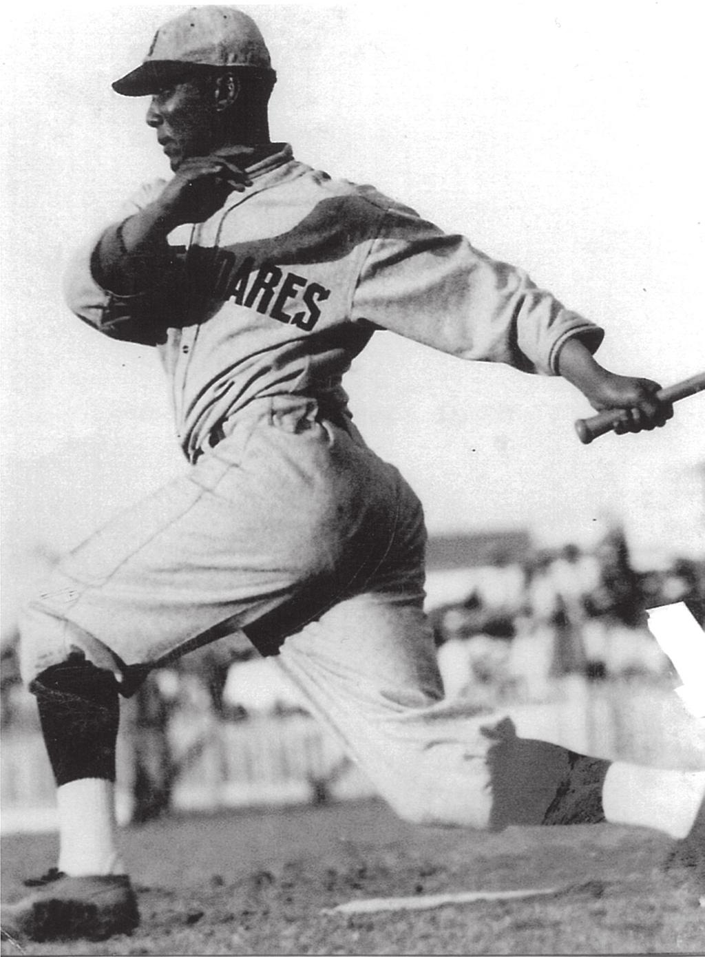 Florida Hotel League After the regular 1925 baseball season had concluded in the East, Scales joined Homestead Grays pitcher Smoky Joe Williams and went to Florida to play for the Royal Poinciana