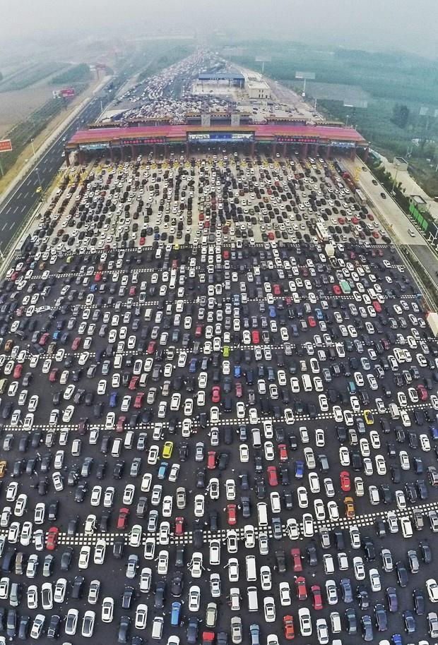 Traffic concentrates on few arterial roads China: