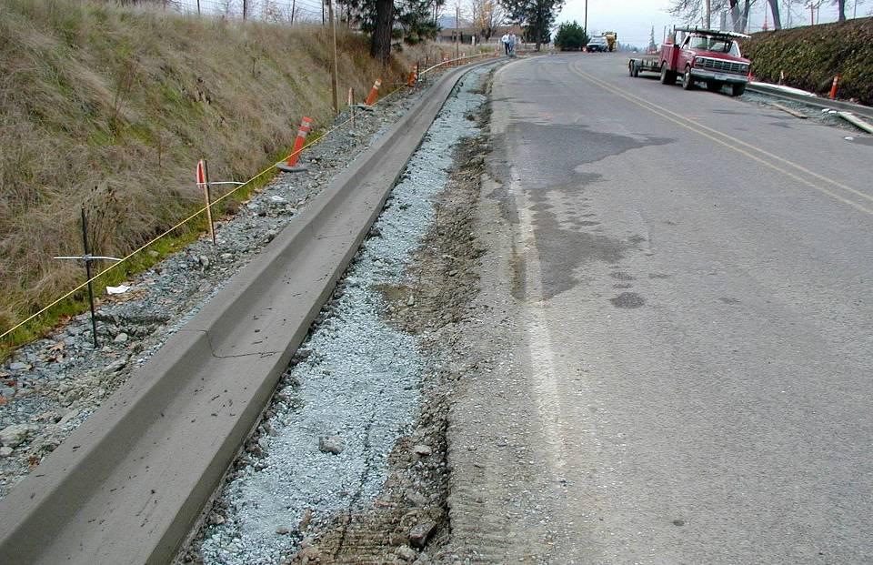 2-25 Grants Pass OR Curbs &