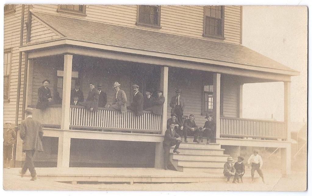 Item 255-41 Windsor Mills Que (Richmond) c1906-7, Windsor Mills hotel and tavern RPPC with men in