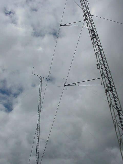 Figure 6-1. A small 25m high mast was installed next to the 108m high meteorological mast 1 at EWTW in order to assess the influence of the mast on the wind speed measurements.
