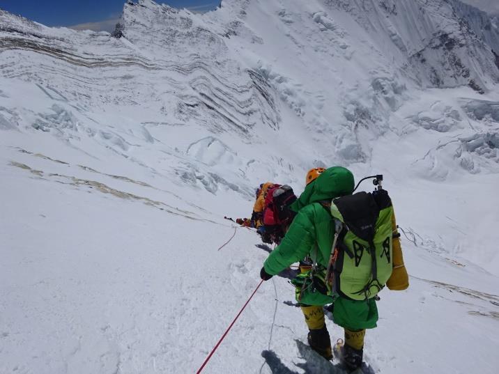 Descending the Yellow Band, Lhotse Face. Photo Suze Kelly They will be familiar with crevasse rescue and glacier travel techniques and have a good overall standard of fitness.