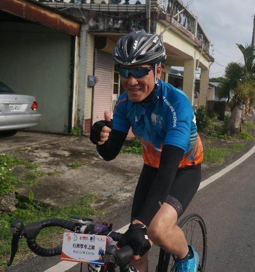 William Kwan SENIOR MANAGER NETWORK INFRASTRUCTURE AND CO-OWNER Over the 145 km that we have gone through in our Le Tour de Force trip, the most memorable part was not how happy I was when I reached