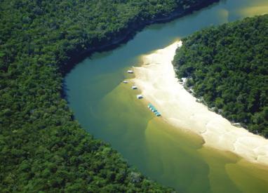 lodging s Guests with River Plate Anglers stay in highly mobile air-conditioned camps with comfortable cabins built on