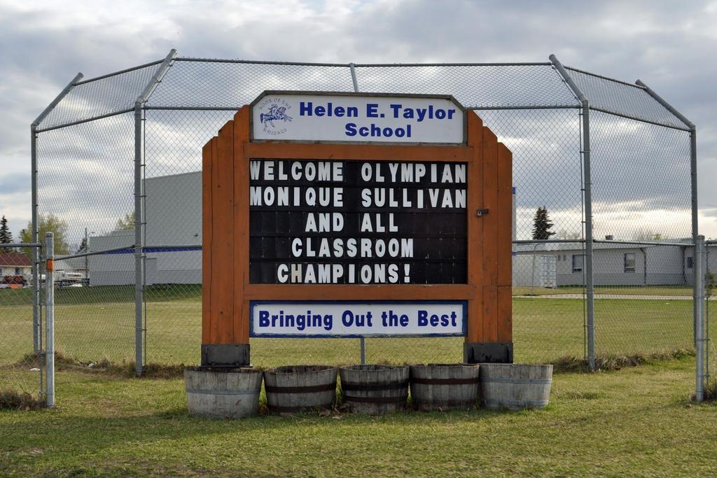Classroom Champions Monique Sullivan Visits Peace Wapiti April 26, 2016 April 27, 2016 Monique Sullivan, the Classroom Champions Olympic Athlete mentor, visited five very special Peace Wapiti