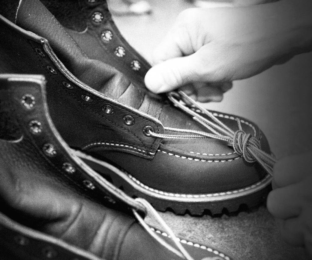 See our manufacturing online as part of the Red Wing video series. The Factory Meet the team that crafts 5,000 pairs of boots with pride every day in Red Wing, MN. m a d e i n t h e u.s.a. 77 styles The Puritan Stitch Machine Red Wing still uses Puritan stitch machines which have been in service for over 80 years, due to the unparalleled quality they produce.