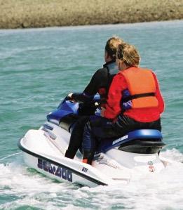 MCA Guidance Lifejackets and buoyancy aids Whilst there are no laws in the UK requiring buoyancy aids or lifejackets to be worn, they have been proven to save lives; so we recommend that you wear one.