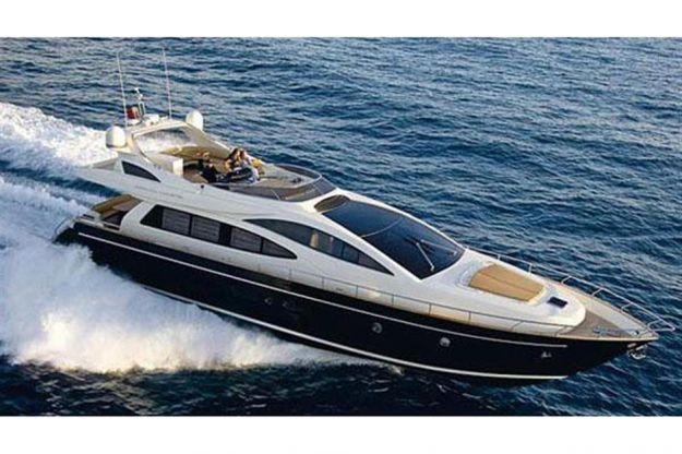 (37 MPH) Location: Japan Our experienced yacht broker, Andrey Shestakov, will help you choose and buy a yacht that best suits your needs 75ft 2009 Riva Venere RIVA from our catalogue.
