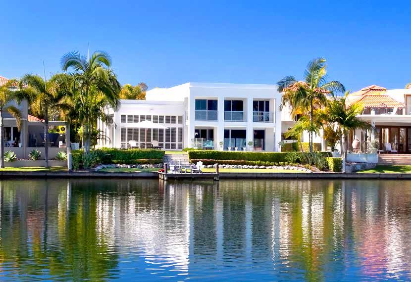 Noosa Waters 207 Shorehaven Drive CONTEMPORARY LIVING ON THE WATER Step onto your boat from your own private jetty & take a