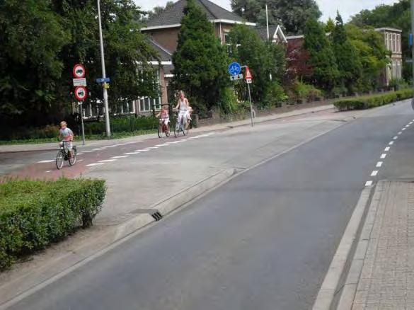 Raise sidewalk & cycle track Makes