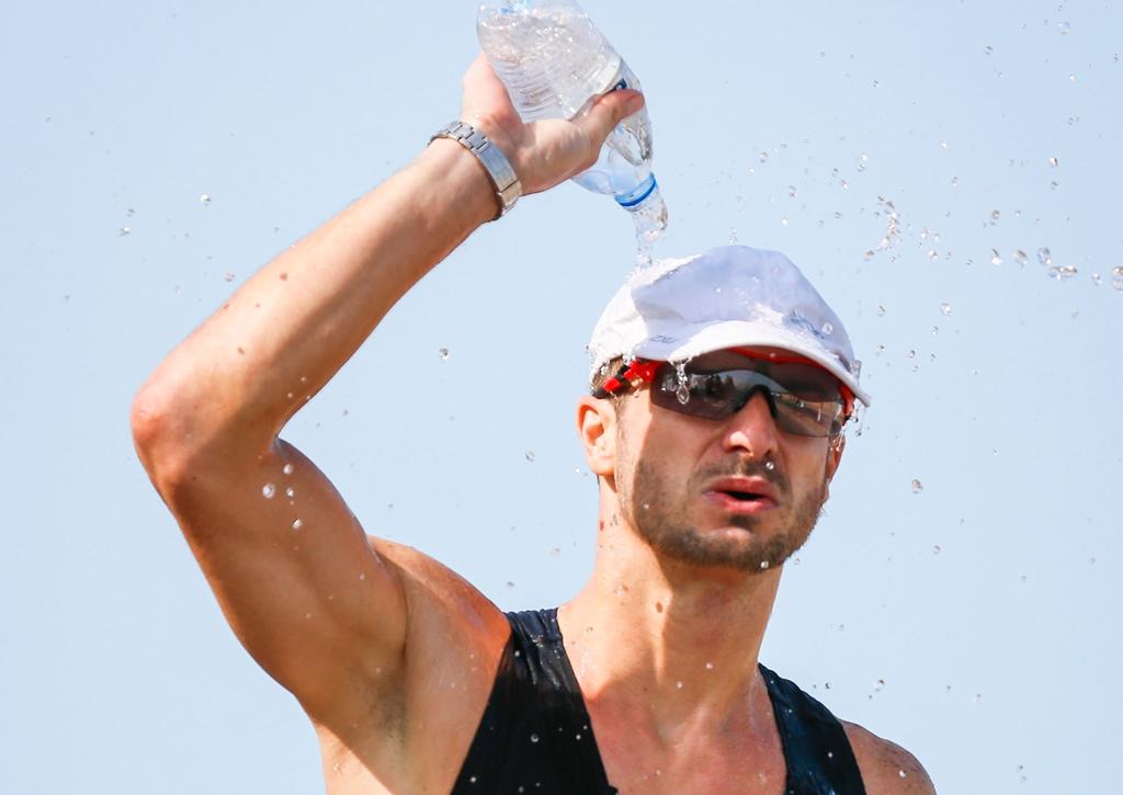 14 medical advice UAE climate It is essential that you are aware of the weather conditions during the race. It is expected to be hot with very little, if any, shade.