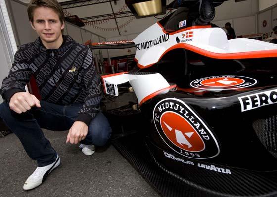With his Superleague livery matching that of Danish football team FC Midtjylland, Andersen s IFM team Hitech Junior agreed to run the same design on the Formula Master car, even extending the theme
