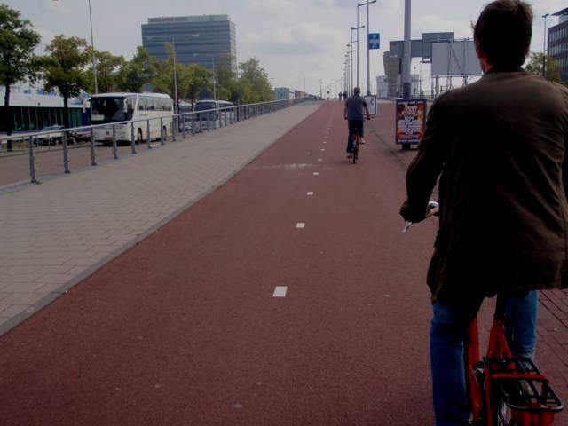 Prerequisites for the planning of Political will Bicycle City Early integration of cycling into city planning