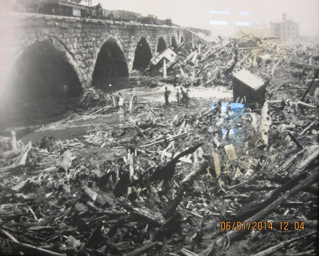 The Johnstown Flood (cont.) The Aftermath The floodwater left 2209 dead, hundreds injured and thousands homeless.