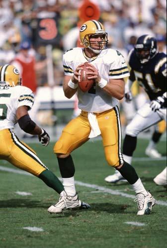 BRETT FAVRE, CLASS OF 2016 Player of the Week 11 times while with the Packers: at N.Y.