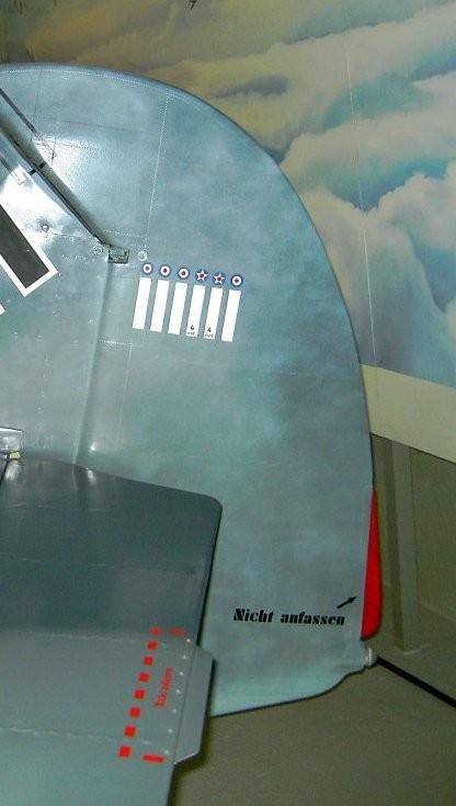 Translation of 109 high speed trials Spring 1943 Plane: 109 F with G wings W.Nr. 9228 Original german text is included. What is so special about the 109 horizontal stabilizer trim?