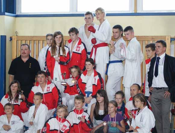 popularization of karate WKF DATE and PLACE: 18-19.04.2015/Saturday, Sunday / Sports hall II LO ul. Queen Marysieńki CONDITIONS OF PARTICIPATION: 1. medical examination; 2. Confirmation of payment; 3.