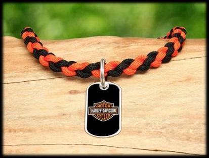 6 ft. of paracord GEAR TAG Attach to any bag of piece of gear to help your stand out among the masses Approx. 5 ft.
