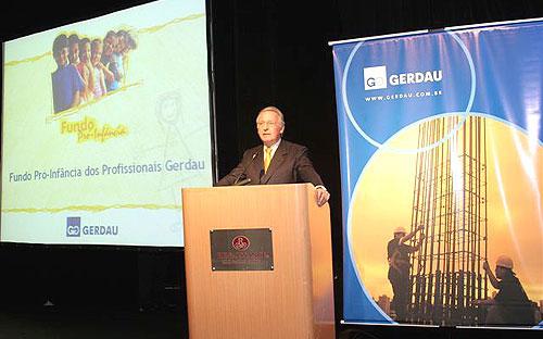 The Gerdau Group's Vice-President, Frederico Gerdau Johannpeter, presented the Gerdau Professionals Pro-Infancy Fund International management award highlights practices of Gerdau Açominas Gerdau