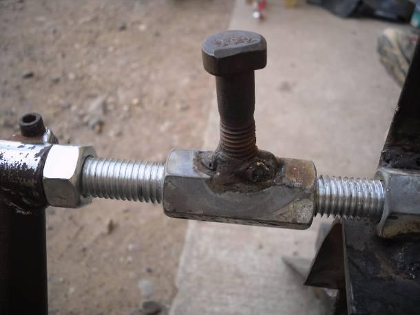 Tighten modified couplers with bolts
