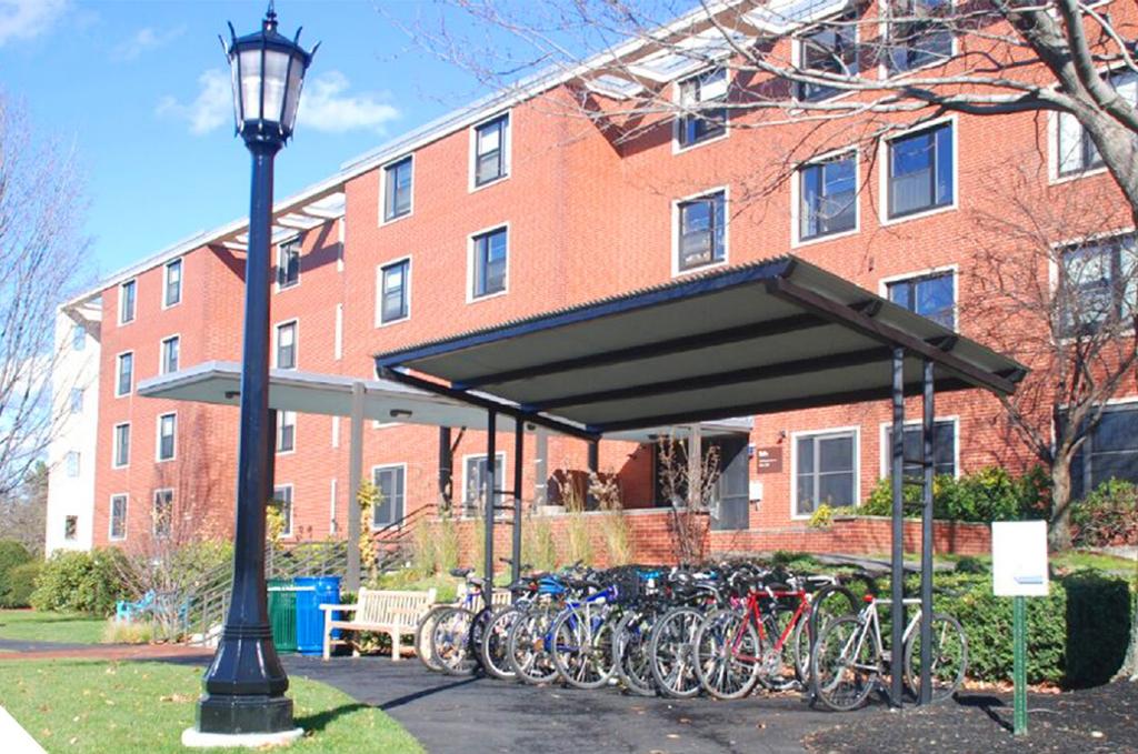 The Bicycle Parking Guide offers simple tips and tools to plan out a successful bike parking project. 1. Index 2. The Benefits of Bicycle Parking 3. Ordinances 4.