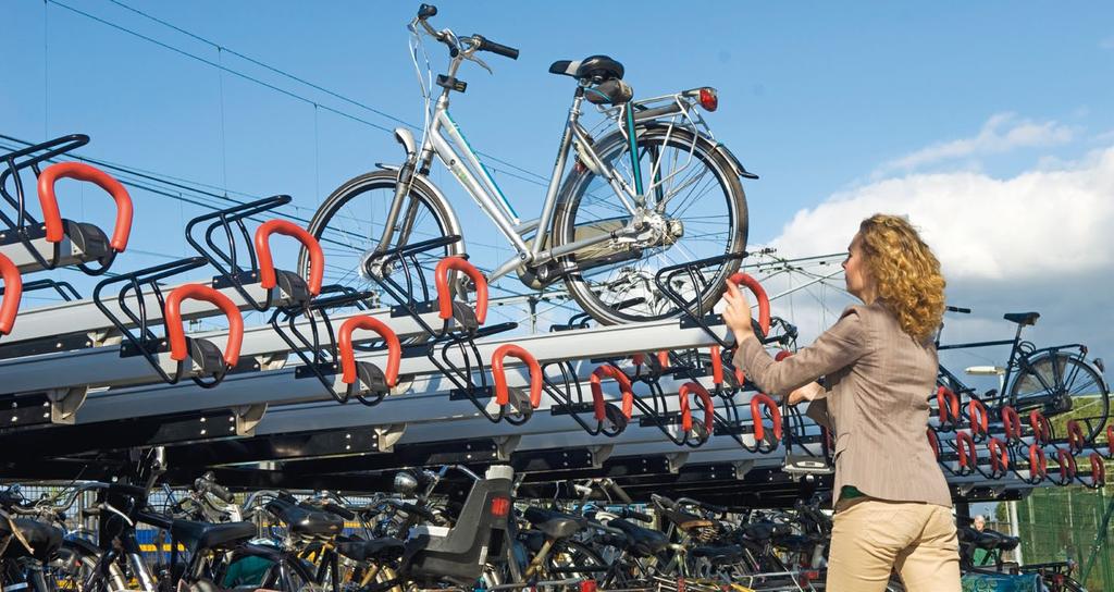 A two-tier bicycle parking system allows cyclists to park their bikes even when space is limited, so that public spaces are tidier and safer
