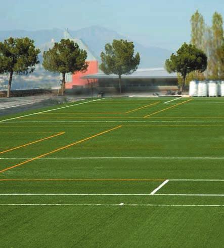 Chosen for its improved feel, this artificial turf was made with multidirectional fibre, with a denier value of 12,500 and height of 60+ millimetres.